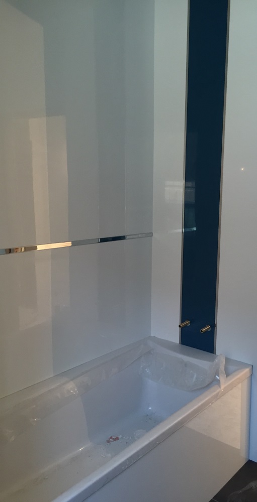 Pose des panneaux muraux composite