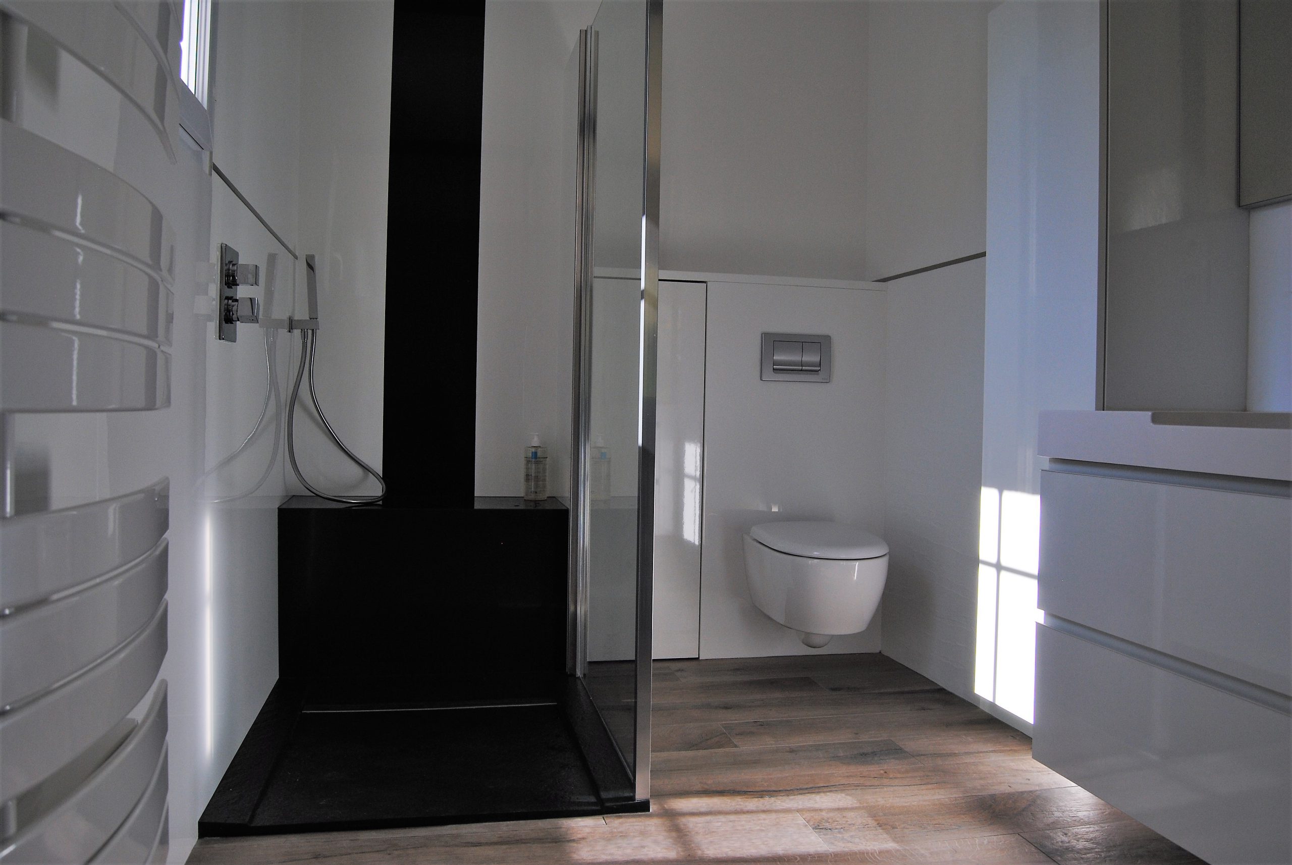 Zone WC avec bâti support en composite